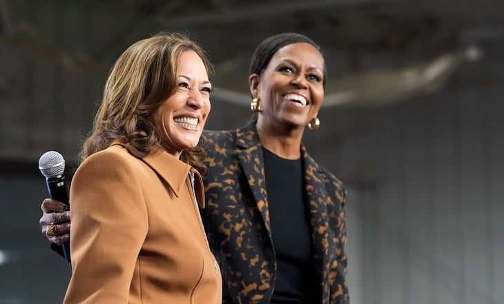 Kamala Harris aparece con Michelle Obama en mitin de Michigan