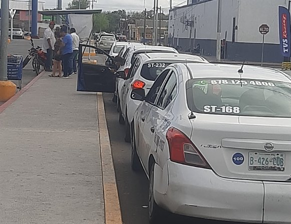 Apoteótica despedida de taxistas a 'El Cumbias' en Piedras Negras 