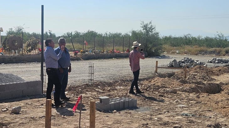 Alcalde Hugo Lozano supervisa avance en la construcción del nuevo panteón municipal