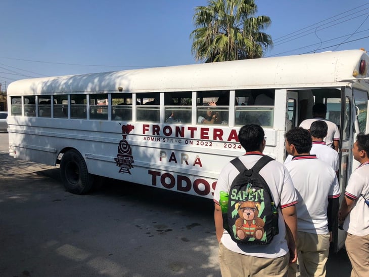 Fronterabus lleva a estudiantes a la Expo Educativa