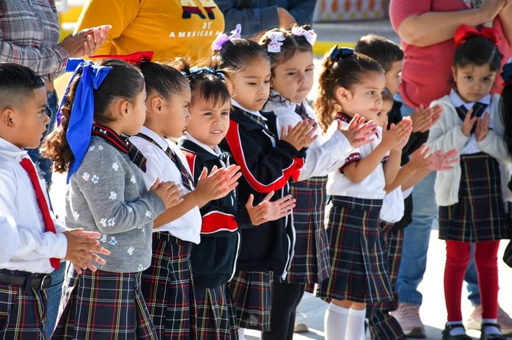 Menores desarrollan habilidades en el jardín de niños 