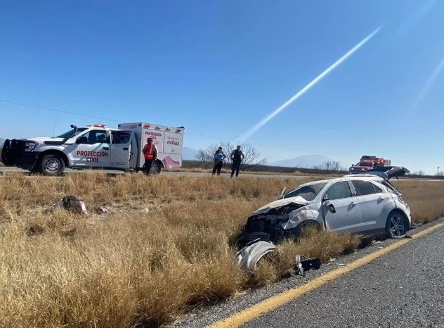 Paisanos corren riesgo por mal estado de carretera Federal 57