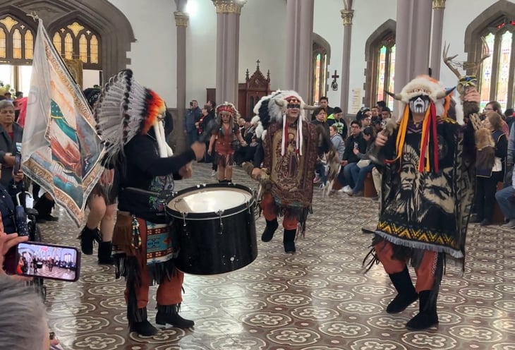 Fervor guadalupano une a miles en peregrinación al Santuario de Guadalupe en Saltillo