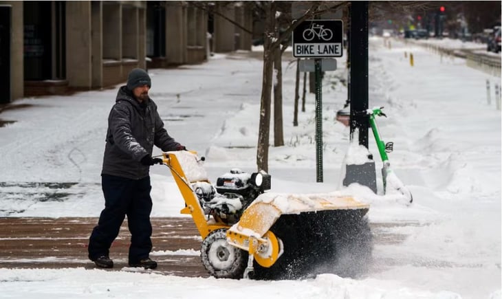 Fuerte tormenta polar se dirige ahora a Texas y estados vecinos; piden a la población extremar precauciones