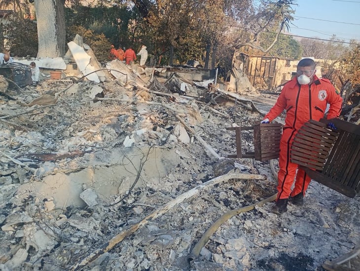 Bomberos de Torreón ayudaron en combate a los incendios en California