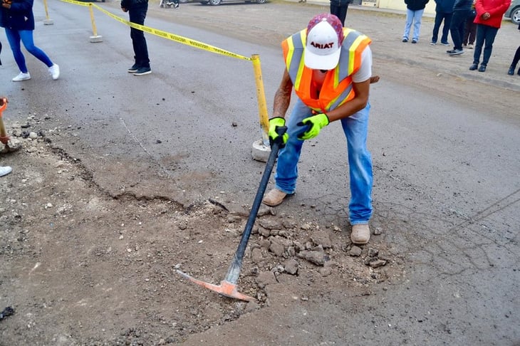 El municipio de Múzquiz arranca campaña de bacheo en vialidades principales