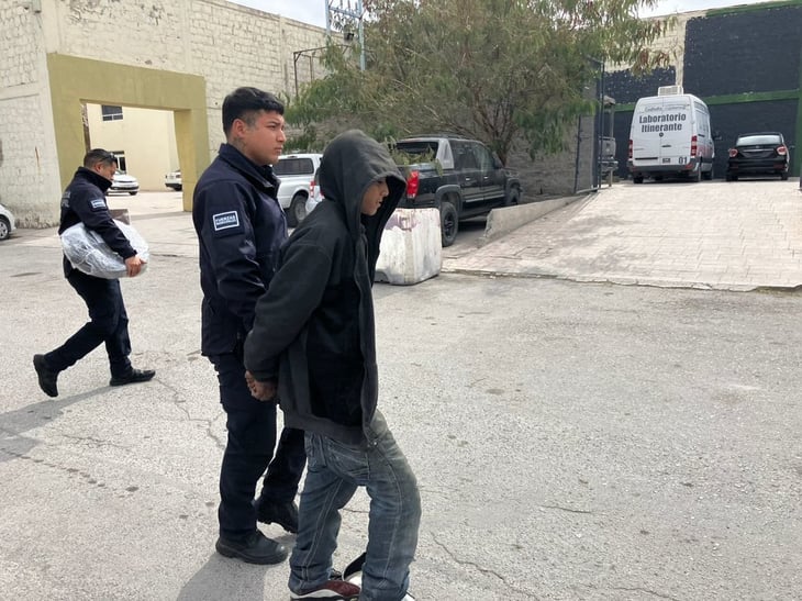 Sorprenden a menor robando cableado de Telmex en Monclova