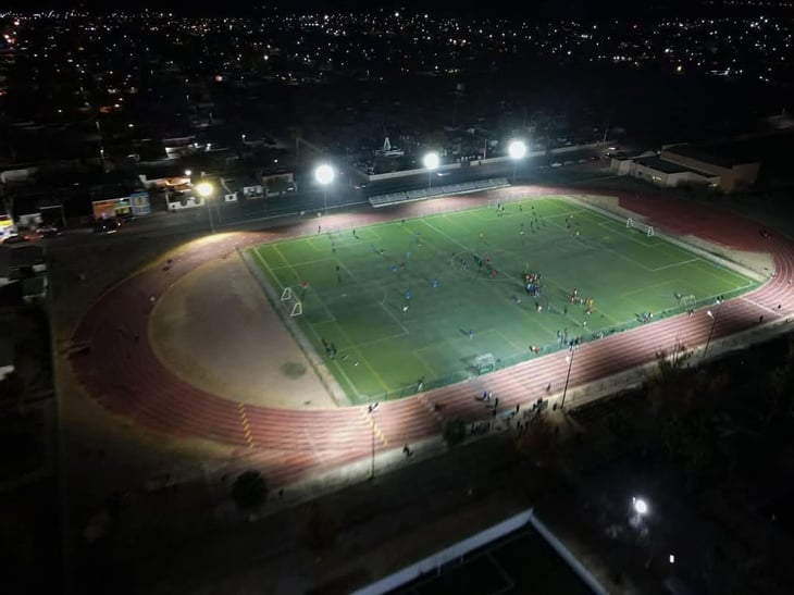 Inauguran sistema de alumbrado en canchas de fútbol de Augita