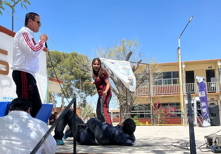 Monclova inicia programa 'Ser Mujer es tu Superpoder' con defensa personal para estudiantes