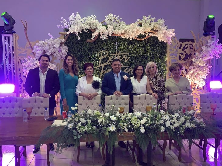 Más de 20 parejas formalizan su unión en bodas comunitarias en Sabinas