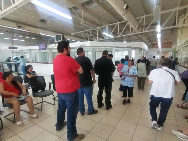 Más de mil coches regularizados esperan trámite de placas