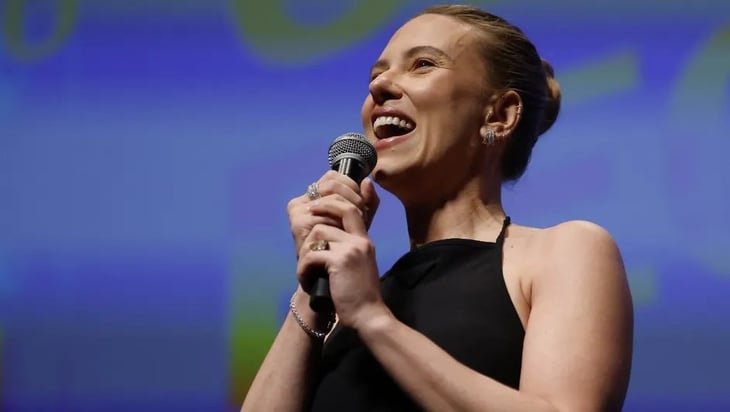 Scarlett Johansson recibe ovación en Cannes por su debut como directora