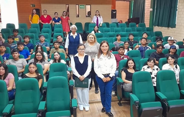Conferencia sobre salud de la mujer en el Tecnológico de la Región Carbonífera