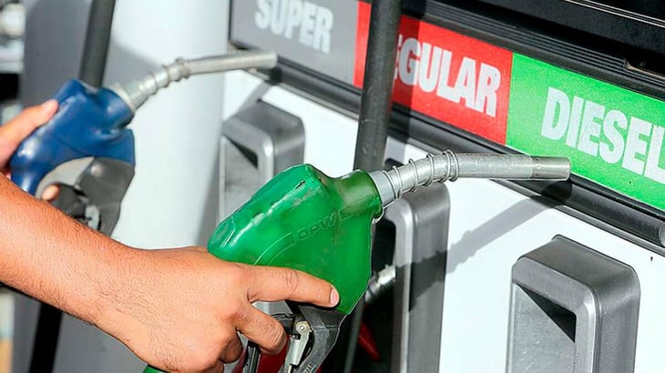 Alza en precios de diesel y gasolina derivará de la guerra, advierte empresario