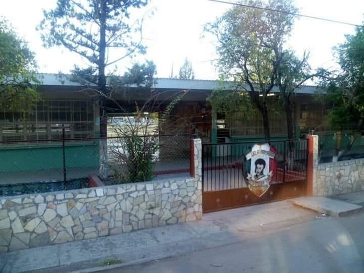 Maestros evacuan escuela Vicente Guerrero tras balacera en sector La Piedra