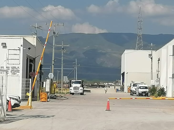 Trabajadores de Grupo Fox laboran bajo protesta por retraso en pago del fondo de ahorro