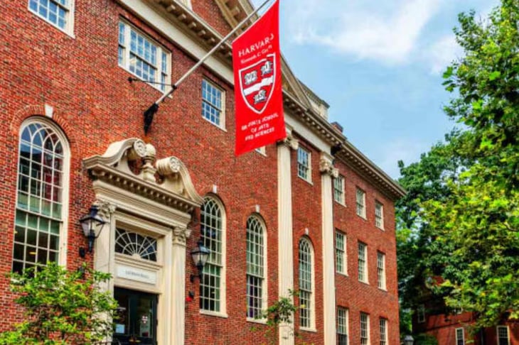 Harvard pide revertir recorte de fondos por antisemitismo