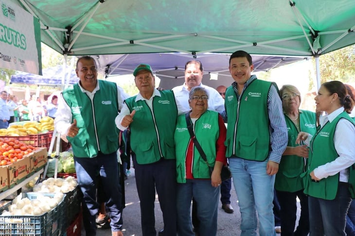 Alcalde de San Juan de Sabinas participa en la edición 300 del Mercadito Mejora