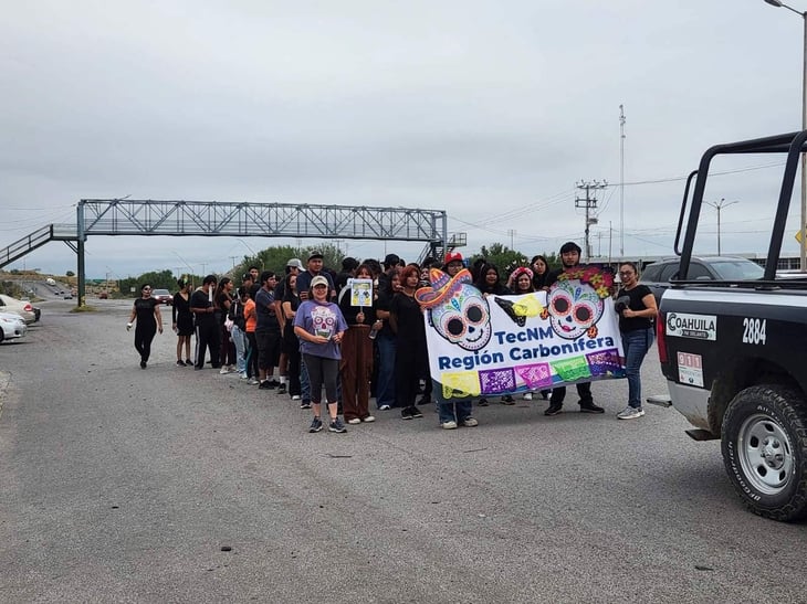 Estudiantes del TecNM realizan rodada y caminata por la paz y contra las adicciones en Sabinas