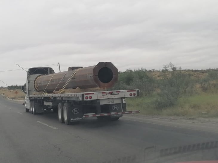 Más de 6 mil operadores de carga regresados por EU por no hablar inglés