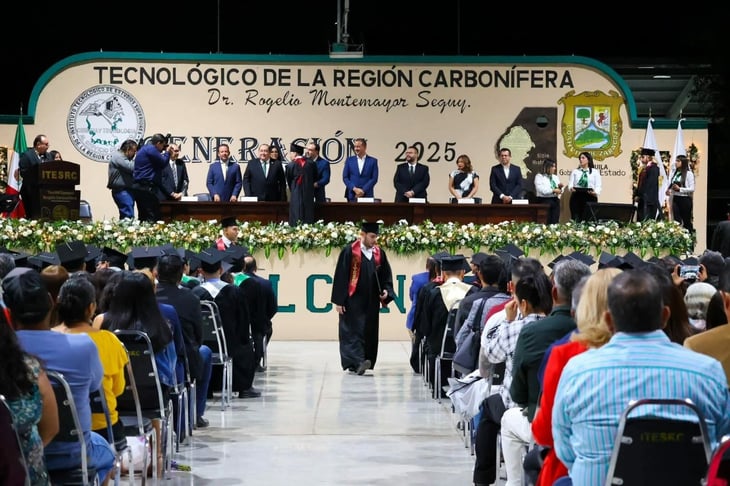 El Tecnológico de la Región Carbonífera celebra la graduación de 140 nuevos profesionistas