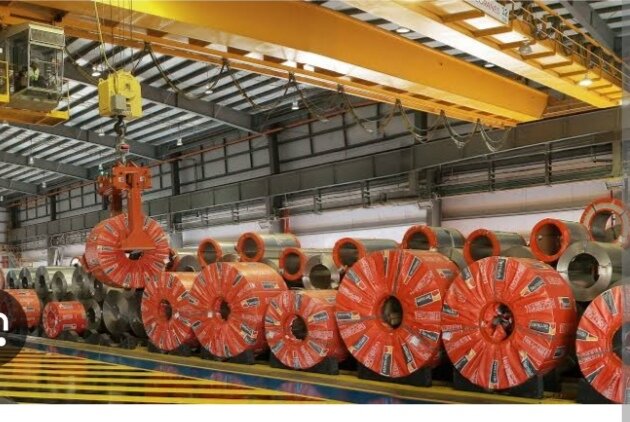 Ternium recorta personal y semiparaliza operaciones