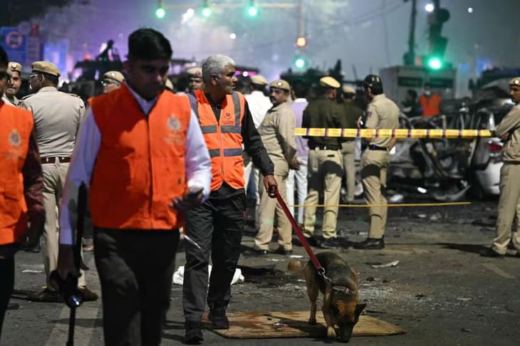 Explosión cerca del Fuerte Rojo en Nueva Delhi deja 8 muertos