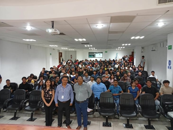 foto Estudiantes afinan habilidades para competir en el mercado laboral