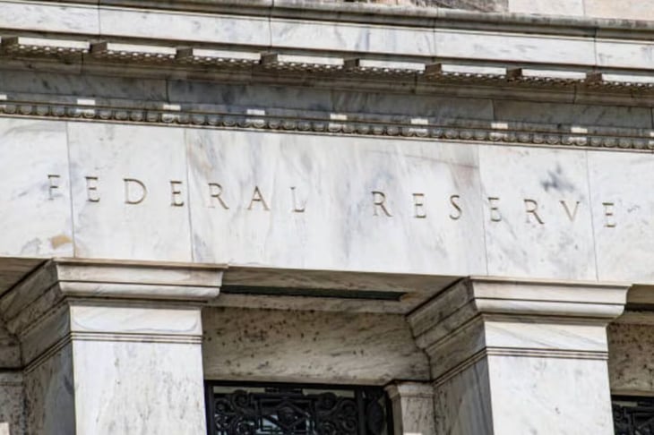 Funcionarios de la Fed divididos ante la próxima decisión sobre tasas