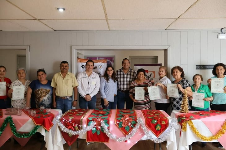 El DIF San Juan de Sabinas y el ICATEC concluyeron el taller “Manualidades Navideñas”, entregando constancias y fomentando nuevas oportunidades económicas