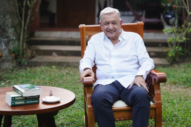 AMLO busca erradicar 'colonización mental' con libro sobre México antiguo