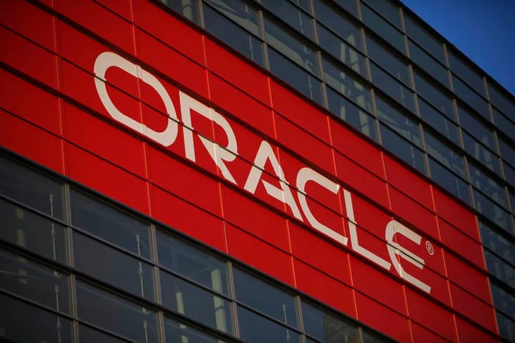 Oracle cae 5% en Wall Street tras retiro de socio clave en centro de datos