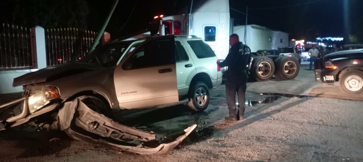 Impactante choque en Múzquiz deja mujer embarazada y adolescente hospitalizadas