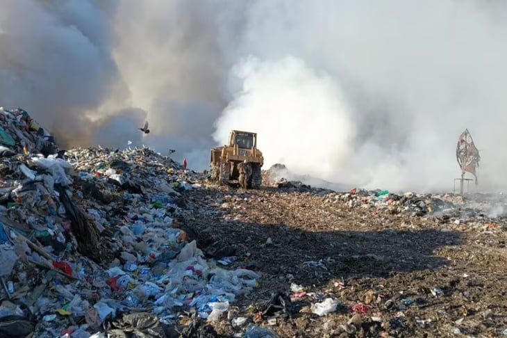 Tras 90 horas, sofocan incendio en relleno sanitario de Culiacán