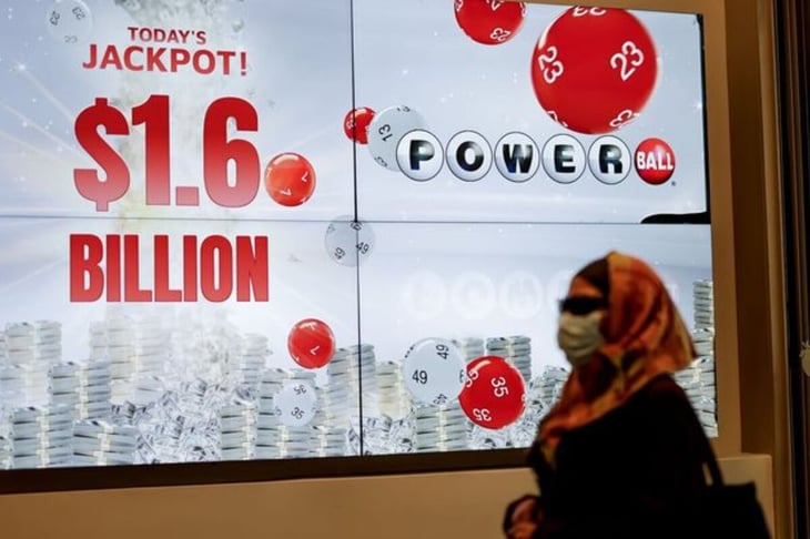 Jugador gana 1.800 millones de dólares en lotería navideña en EE.UU.