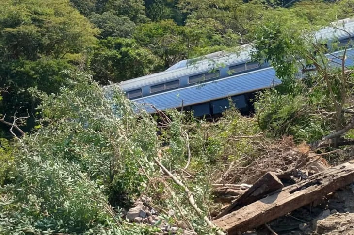 FGR abre investigación por descarrilamiento de tren en Oaxaca