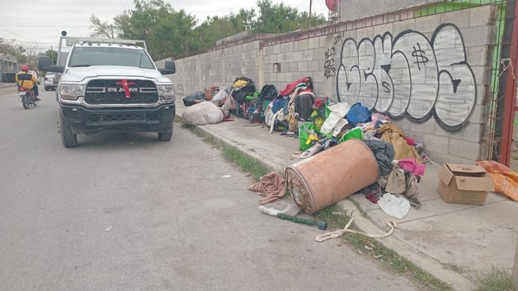 Autoridades de Limpieza atienden acumulación de basura en colonia Eliseo Mendoza Berrueto