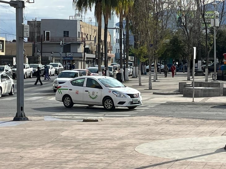 Transporte y Vialidad hace llamado a denunciar taxis que operan con plataformas digitales