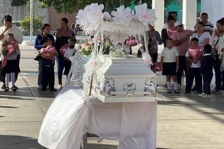 Despiden a Elena, niña de 6 años víctima del descarrilamiento en Oaxaca