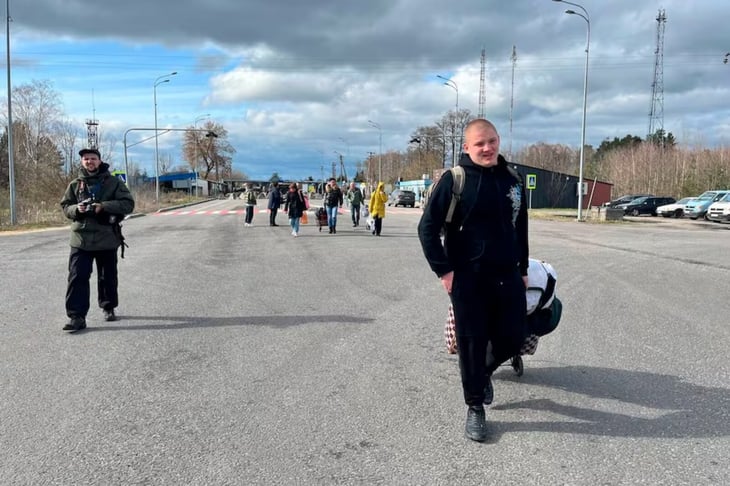 Ucrania evacúa a miles de niños ante ofensiva rusa