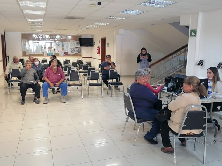 Adultos mayores son los primeros en pagar el impuesto predial en Monclova