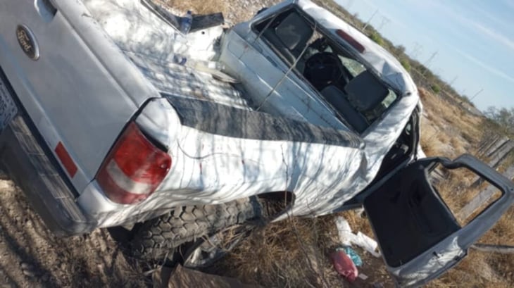 Volcadura por presunta falla mecánica deja dos heridos en la Federal 53