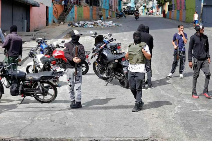 Tras detención de Maduro, chavistas armados se movilizan en Venezuela