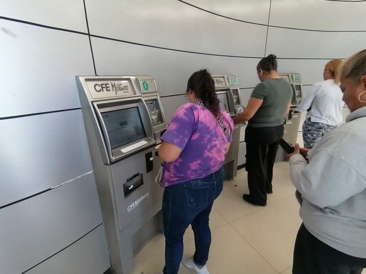 Falla en cajeros de la CFE complica pago de recibos en Monclova