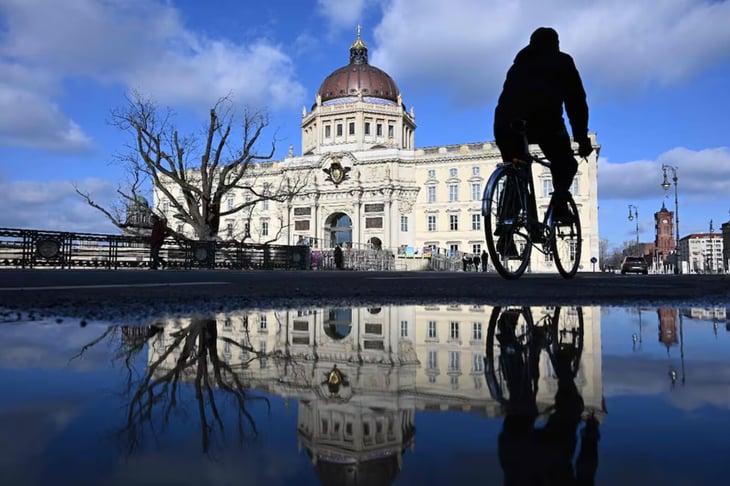 Berlín restablece suministro eléctrico tras cuatro días de apagón por ataque a líneas