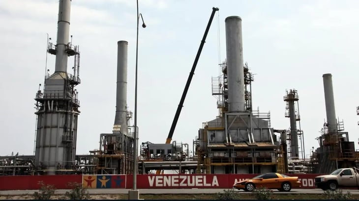 EE.UU. anuncia supervisión sobre exportaciones petroleras de Venezuela