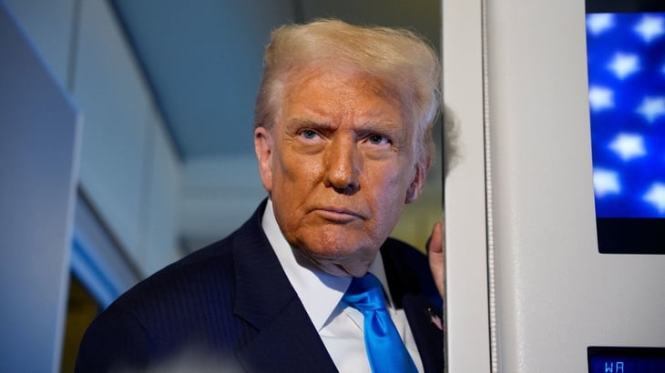 Trump critica a republicanos que apoyaron limitar acciones militares en Venezuela