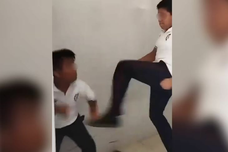 Estudiantes agreden a compañero de talla baja en CBTis 25 de Salina Cruz, Oaxaca