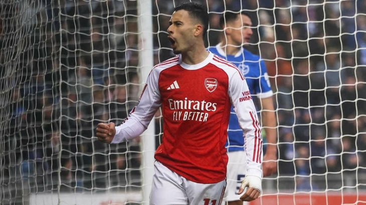 foto Arsenal vence 4-1 a Portsmouth y avanza en la FA Cup
