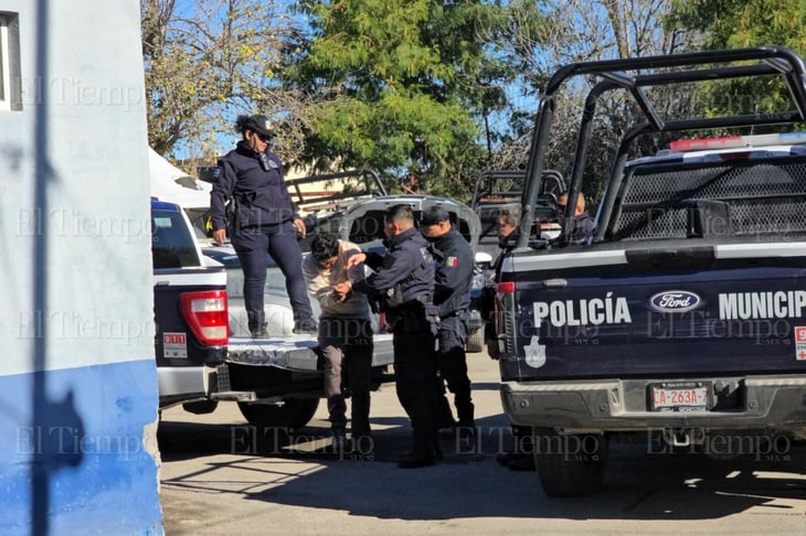Detienen a joven por agredir a su madre en la Zona Centro de Monclova